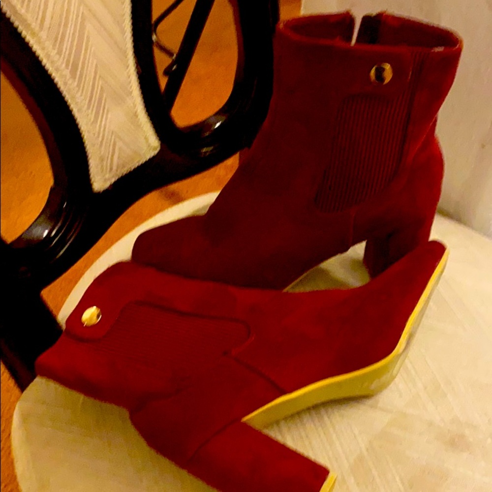 Shoe boots